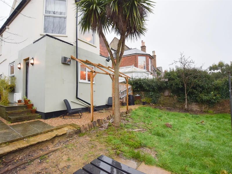 43 Sedlescombe Road South - Assisted Living in St Leonards On Sea, England photo 3