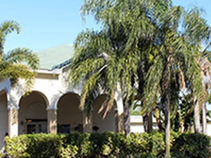 Apollo Healthcare & Rehabilitation Center - Nursing Home in Saint Petersburg, FL photo 2