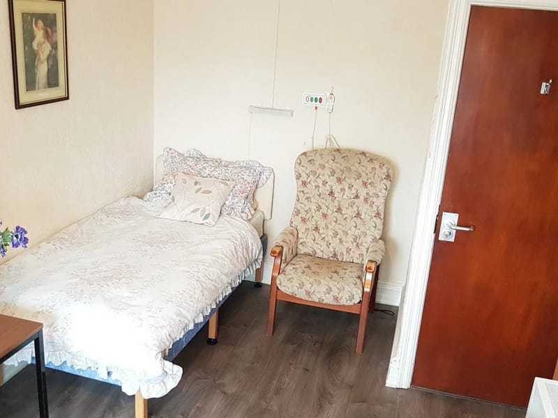 Ferndale Care Home - Nursing Home in Leeds, England photo 1