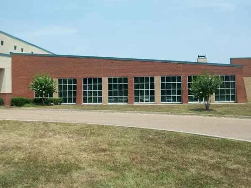 Madison CO NH - Nursing Home in Canton, MS photo 2