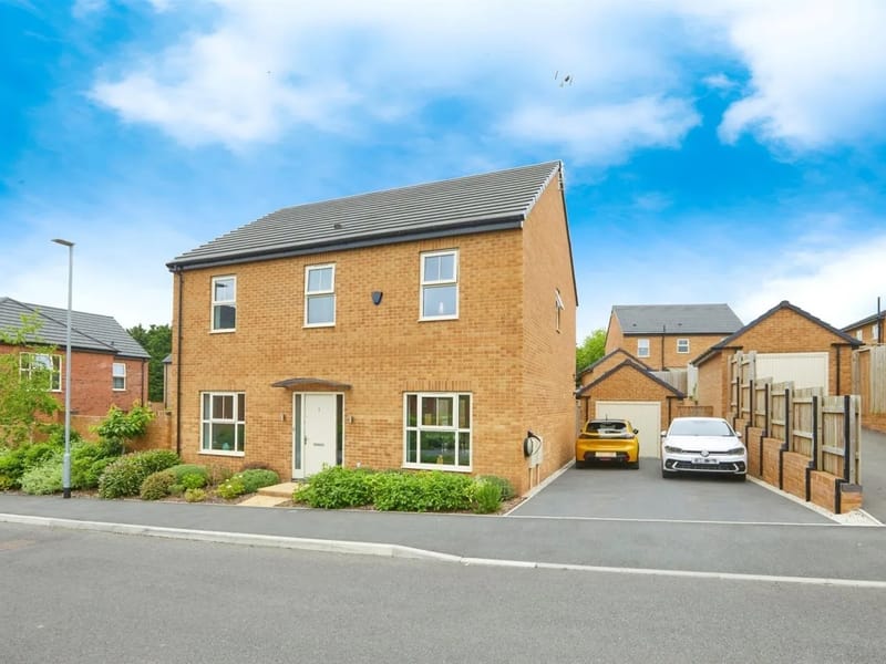 50 Burton Road - Assisted Living in Burton On Trent, England photo 3