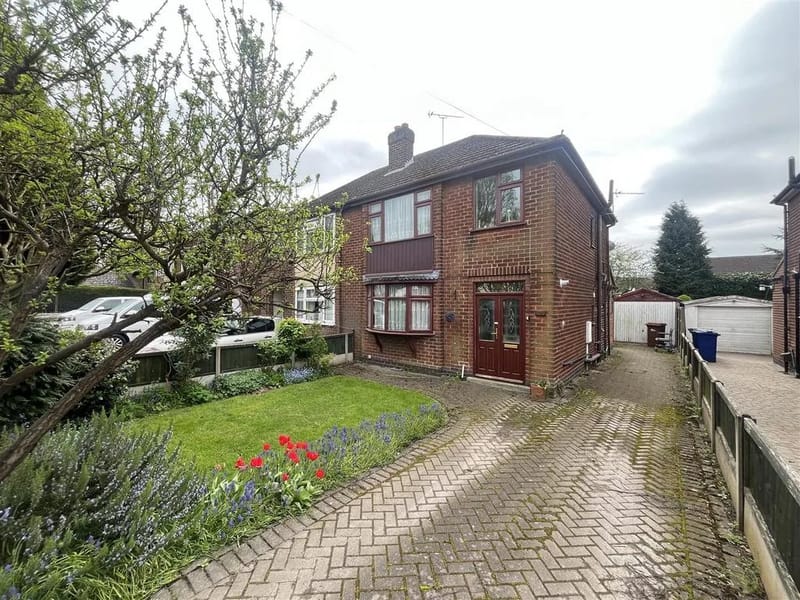 50 Burton Road - Assisted Living in Burton On Trent, England photo 2