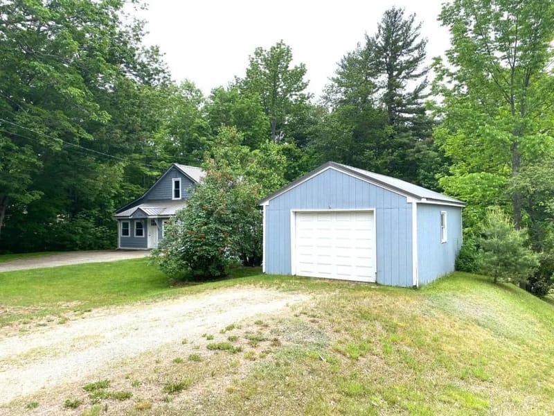 397 Lake St - Assisted Living in Auburn, ME photo 3