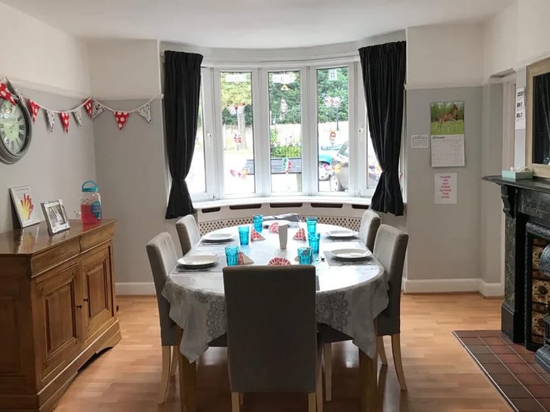 Parvale House in Kettering, England photo 4