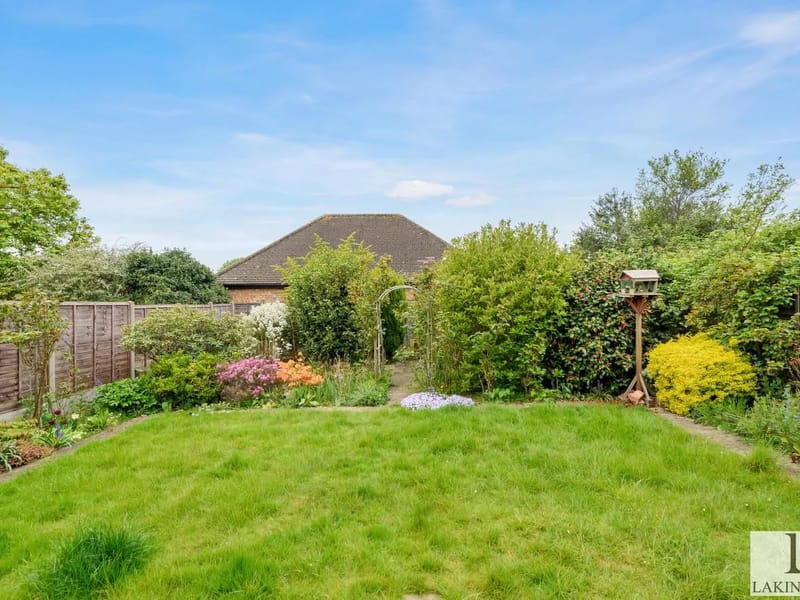 78 Hoylake Crescent - Assisted Living in Uxbridge, England photo 3