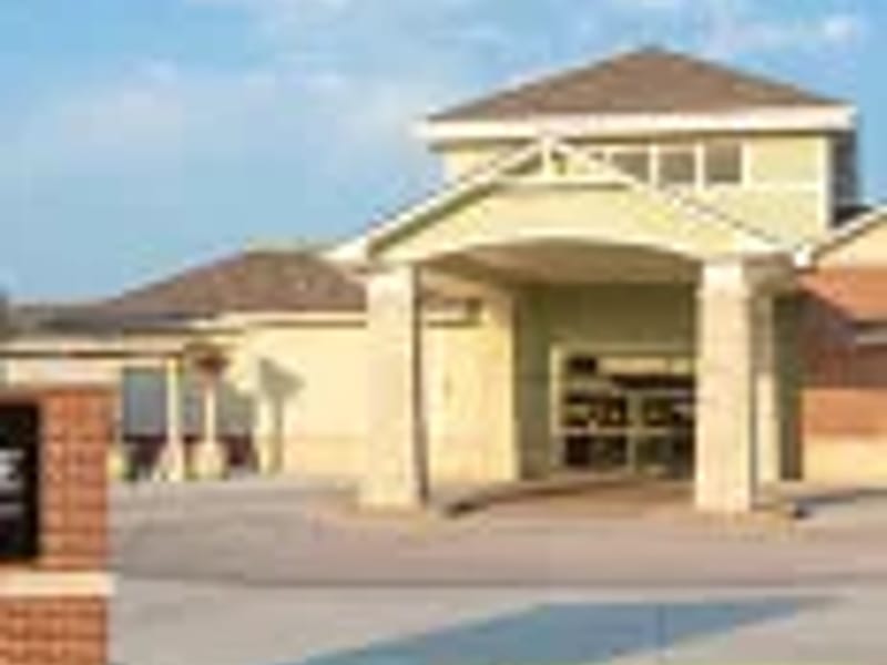 Lakepoint Augusta Llc - Assisted Living in Augusta, KS photo 2