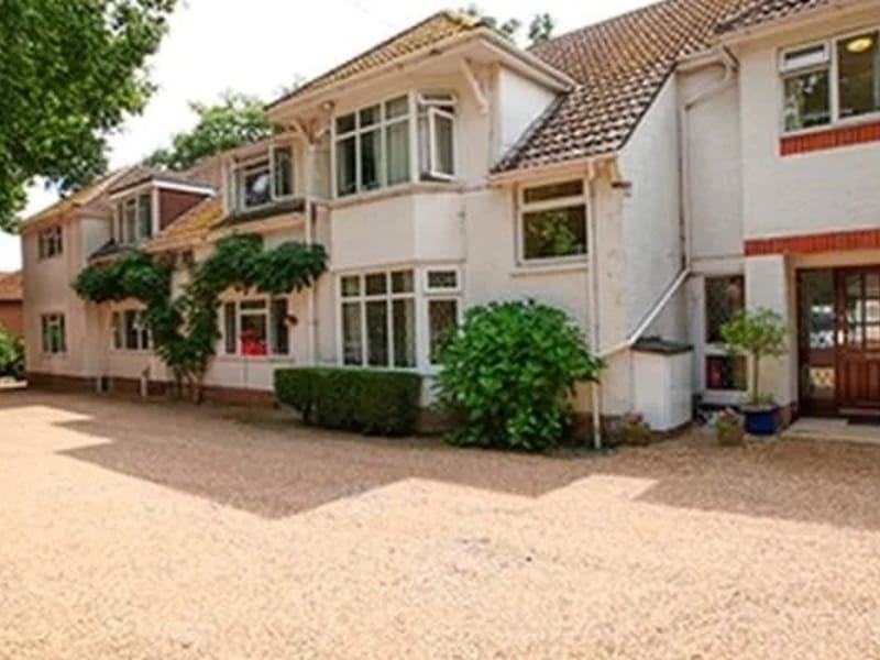 Mile Oak Rest Home - Assisted Living in Wimborne, England photo 2