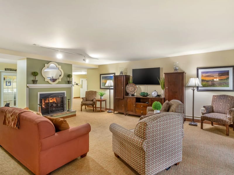 Brookdale Dowlen Oaks - Assisted Living in Beaumont, TX photo 2