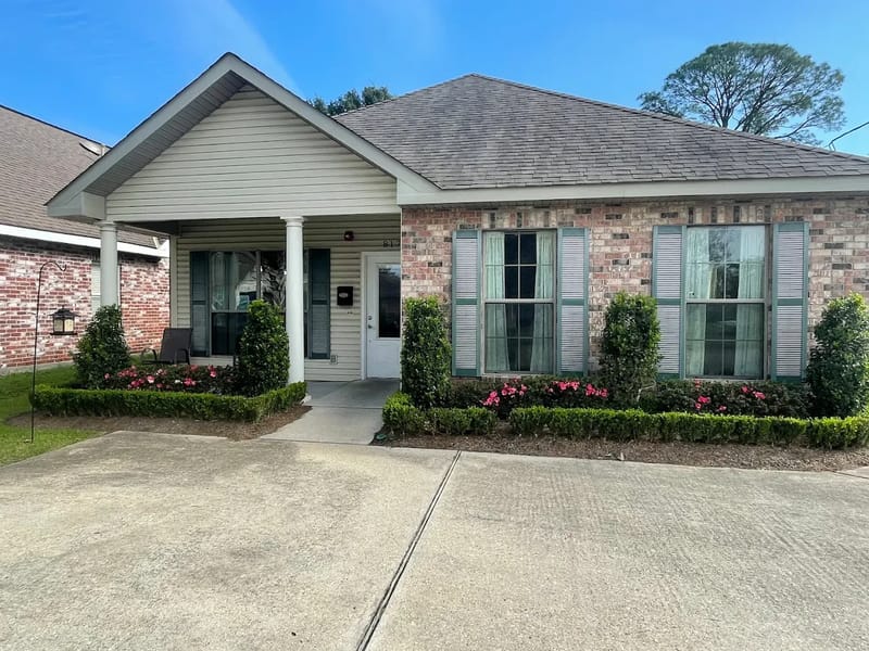 Serenity Senior Residence 2-Level 2 - Assisted Living in Metairie, LA photo 2