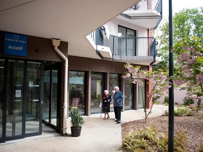Ehpad La Maison Des Vergers - EHPAD in MONTREUIL, Île-de-France photo 2