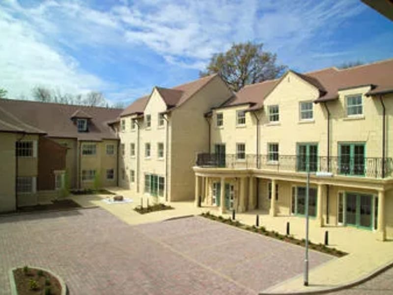 Lady Elizabeth House - Assisted Living in Maidenhead, England photo 2