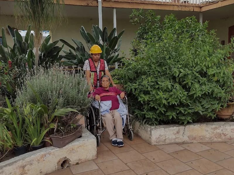 CASA HOGAR ASILO SANTA ANITA - Hogar de Ancianos in San Pedro Tlaquepaque, Jalisco photo 4