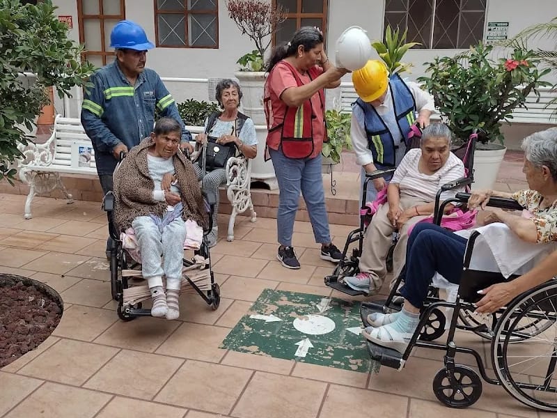 CASA HOGAR ASILO SANTA ANITA - Hogar de Ancianos in San Pedro Tlaquepaque, Jalisco photo 6