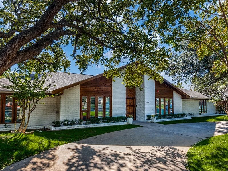 Avalon Memory Care Hughes Circle - Assisted Living in Dallas, TX photo 3