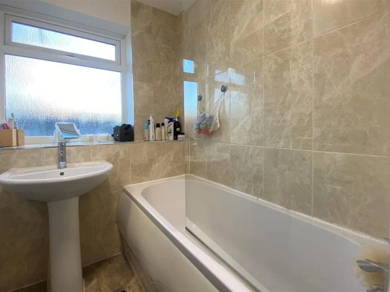 101 Cheam Road - Assisted Living in Sutton, England photo 3
