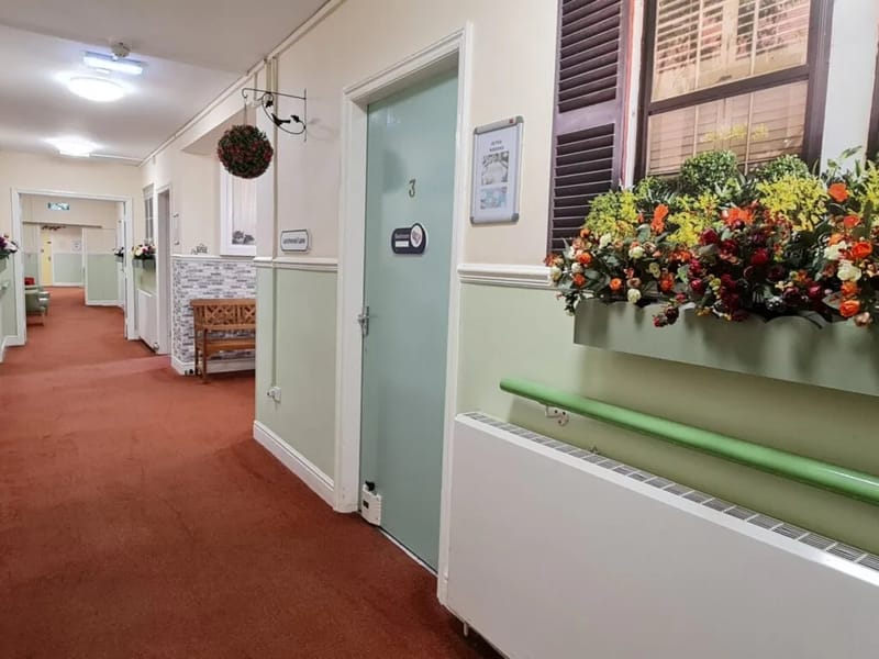 The Elms Care Home - Nursing Home in Louth, England photo 3