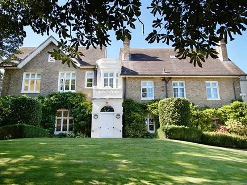 Denville Hall - Nursing Home in Northwood, England photo 1