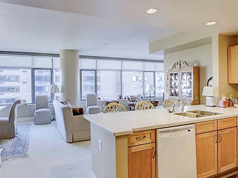 Saint Johns On The Lake North Tower - Assisted Living in Milwaukee, WI photo 2