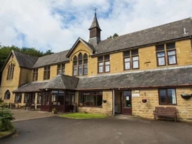Longwood Grange - Assisted Living in Huddersfield, England photo 2