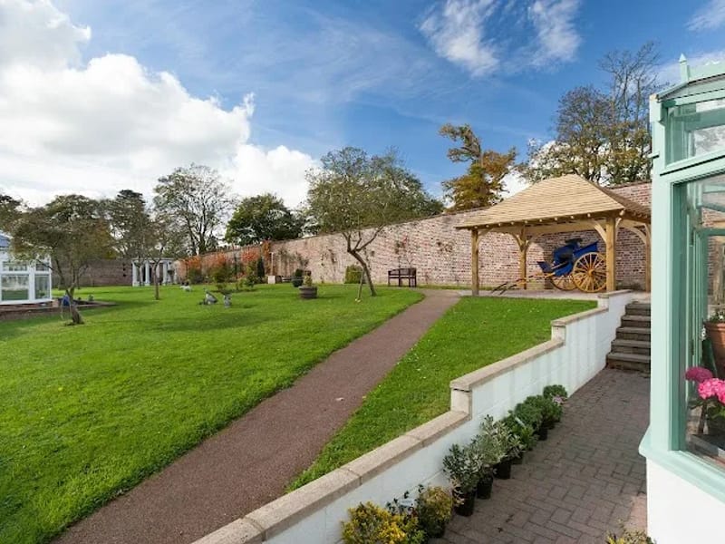 Ashlyns Care Home - Nursing Home in Berkhamsted, England photo 1