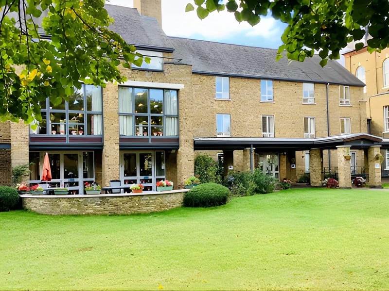 Maryville Care Home - Nursing Home in Brentford, England photo 1