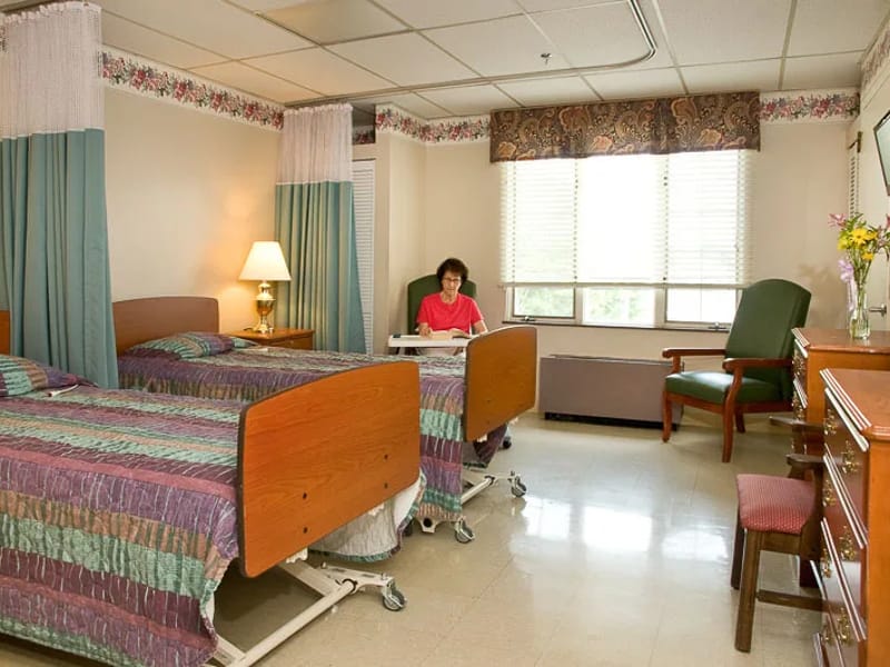 Silver Creek Rehab and Healthcare Center - Nursing Home in Bristol, RI photo 2