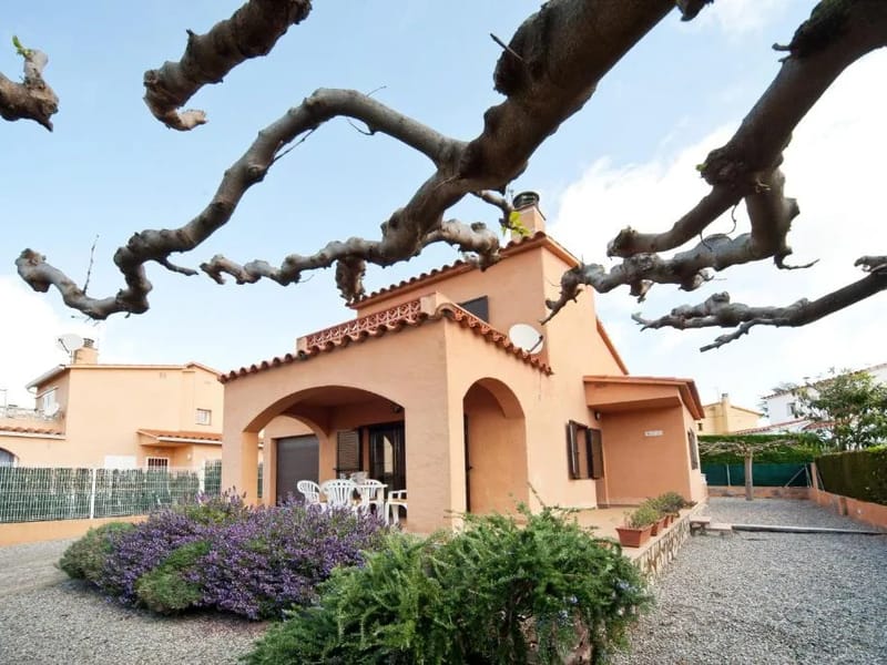 Residència-llar Roser - Hogar de Ancianos in Terrassa, Cataluña photo 1