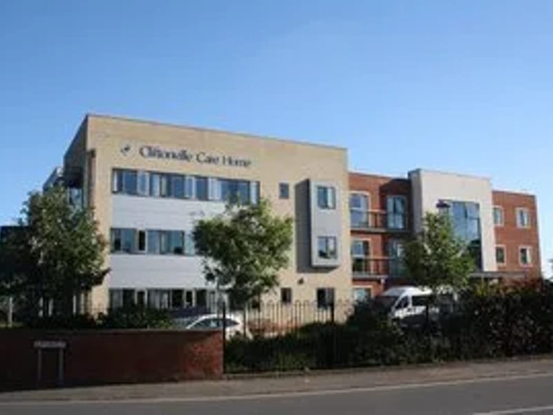Cliftonville Care Home - Nursing Home in Northampton, England photo 2