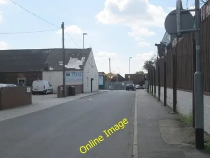 Larchfield in Leeds, England photo 3