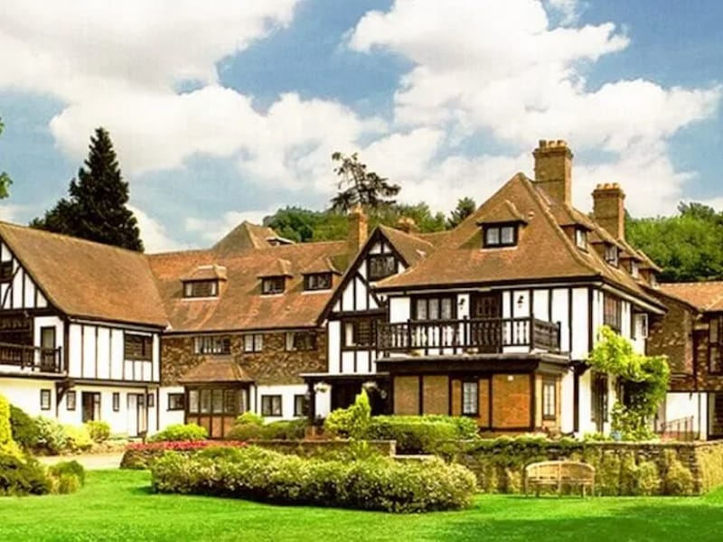 Walton Heath Manor - Nursing Home in Walton-On-The-Hill, England photo 2
