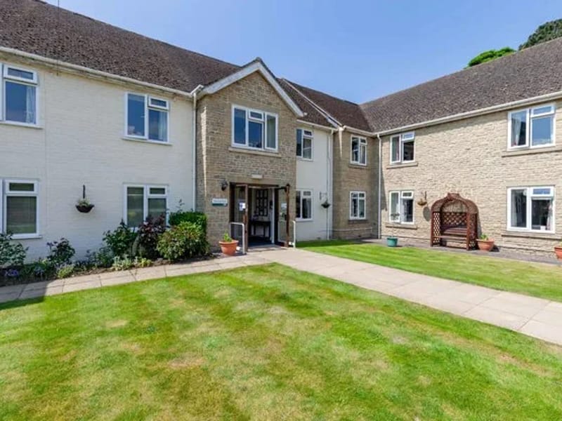 Middletown Grange - Assisted Living in Witney, England photo 1
