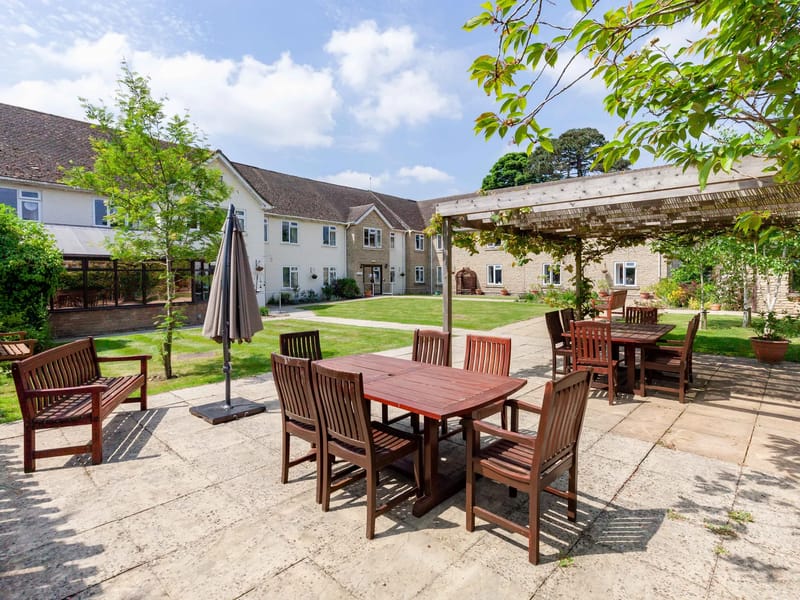 Middletown Grange - Assisted Living in Witney, England photo 3