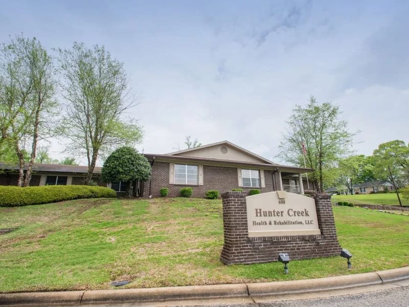 Hunter Creek Health and Rehabilitation, LLC - Nursing Home in Northport, AL photo 2