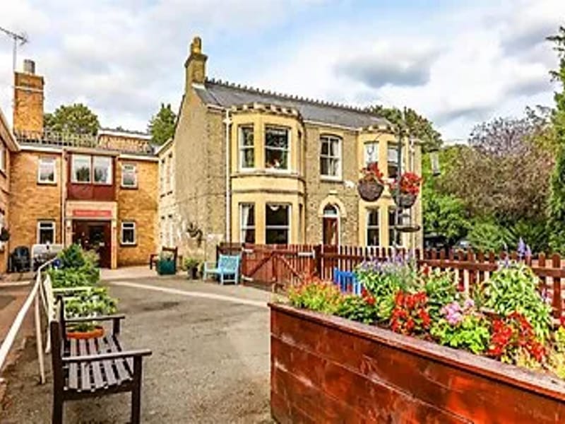 Primrose Croft Care Home - Nursing Home in Cambridge, England photo 3