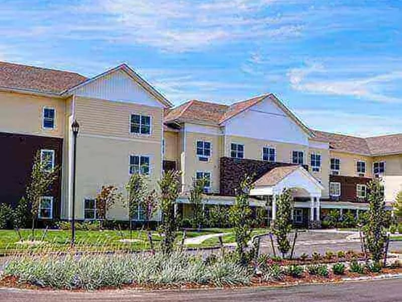Castle Senior Living at Forest Hills - Assisted Living in Forest Hills, NY photo 2