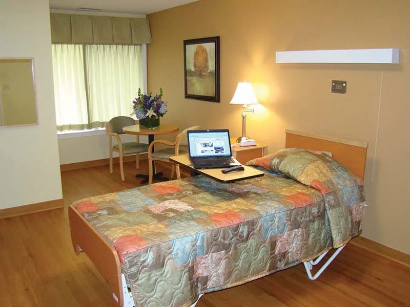 Apple Rehab Coccomo - Assisted Living in Meriden, CT photo 2
