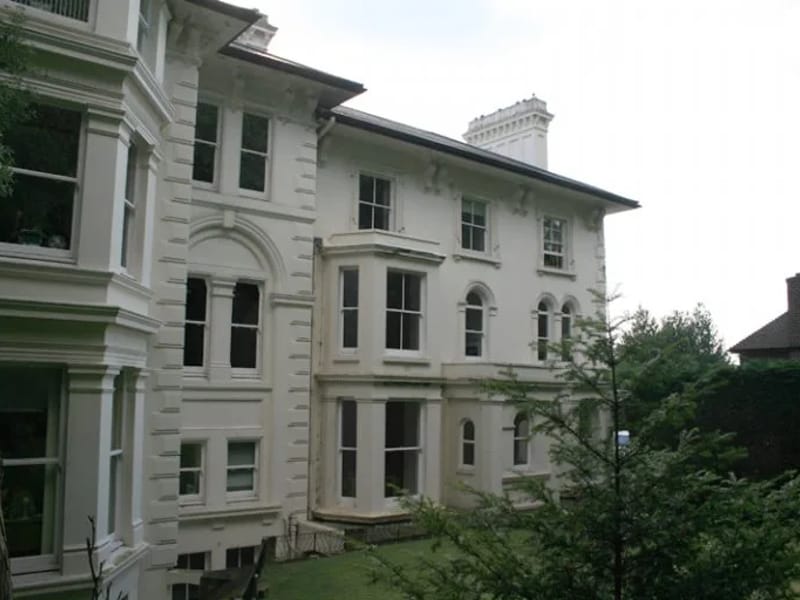 The Glow Rest Home - Assisted Living in Surbiton, England photo 3