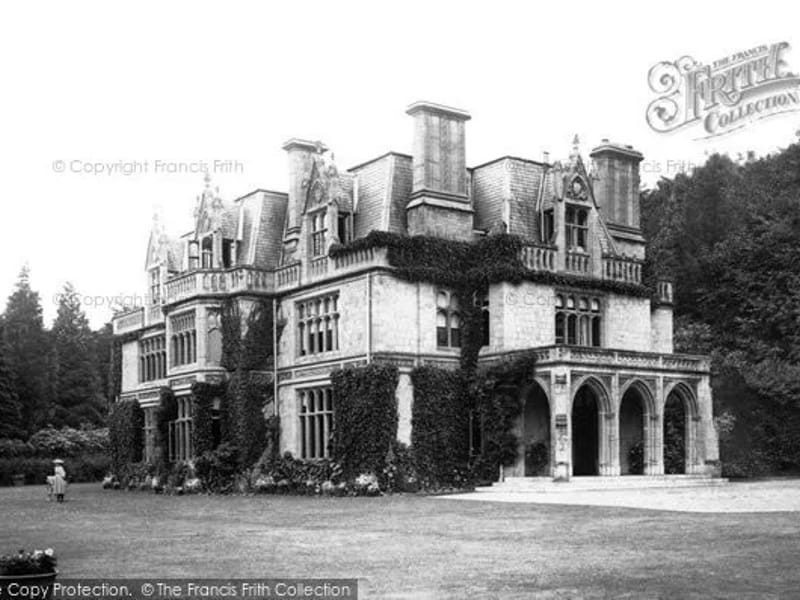 Brownscombe Residency - Assisted Living in Haslemere, England photo 2