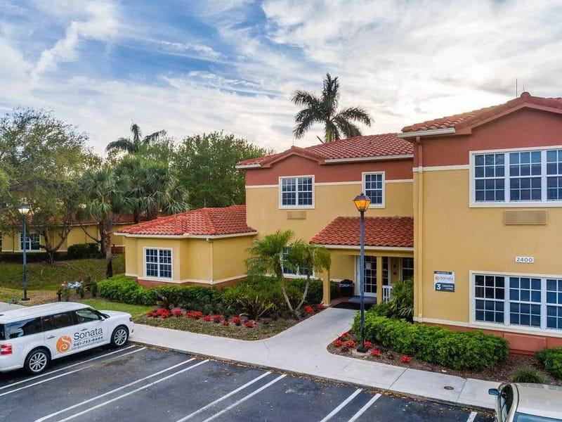 Delray Medical Center - Hospital in Delray Beach, FL photo 4