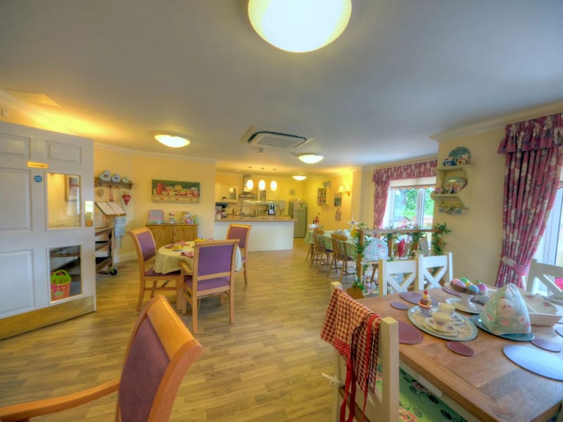 Kingfisher Lodge in Bristol, England photo 5