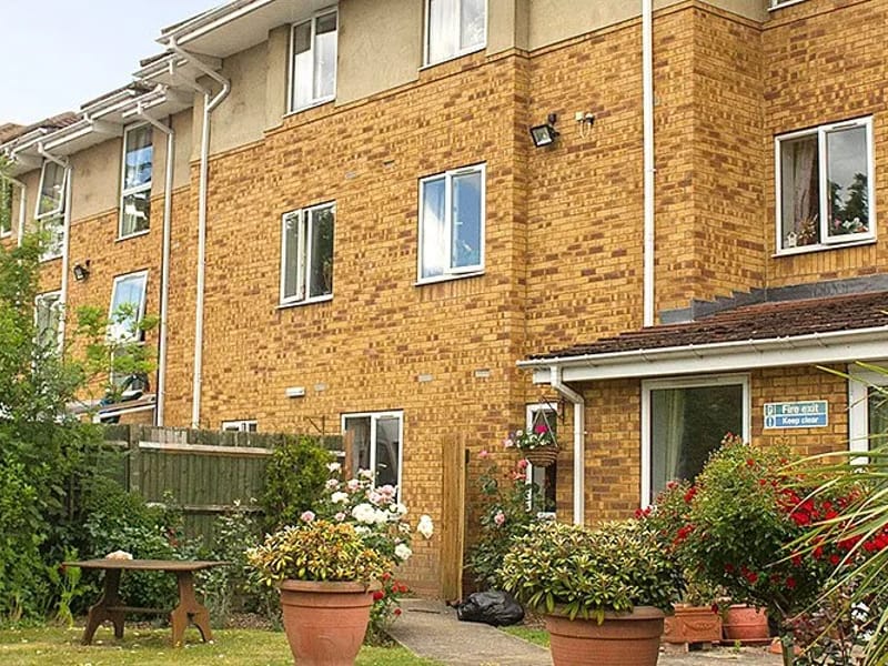 Nairn House Care Home - Nursing Home in Enfield, England photo 2