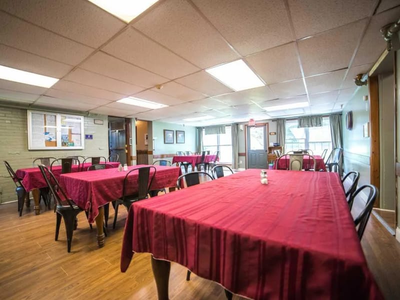Amity Serenity Pines Personal Care Home - Assisted Living in Bridgeville, PA photo 3