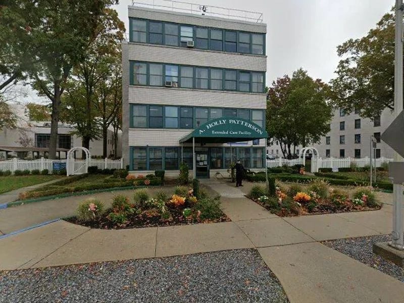 A Holly Patterson Extended Care Facility - Nursing Home in Uniondale, NY photo 1