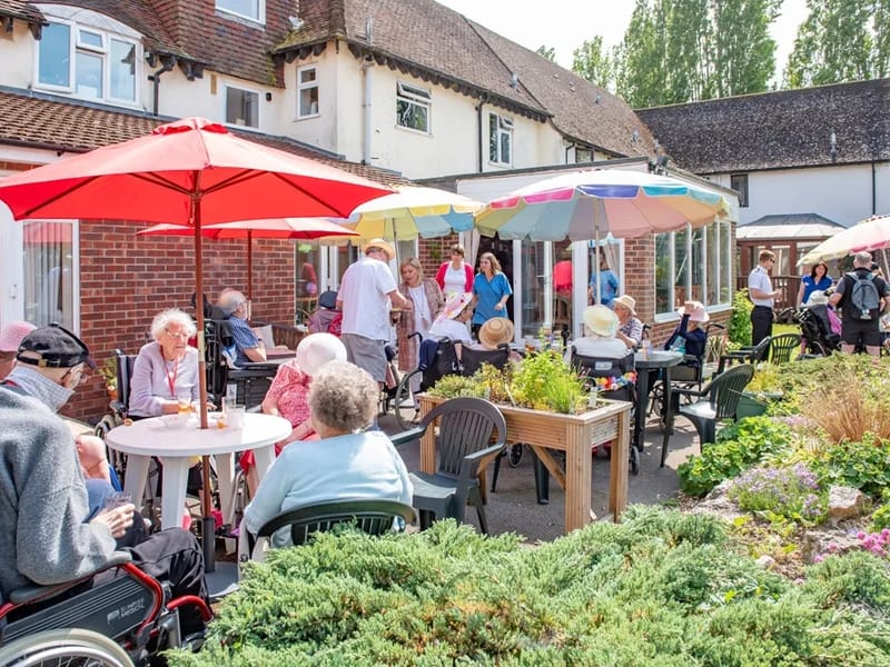 Tudor House Nursing Home - Nursing Home in South Croydon, England photo 2