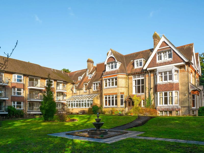 Parkmanor Care Home - Nursing Home in Coalville, England photo 3