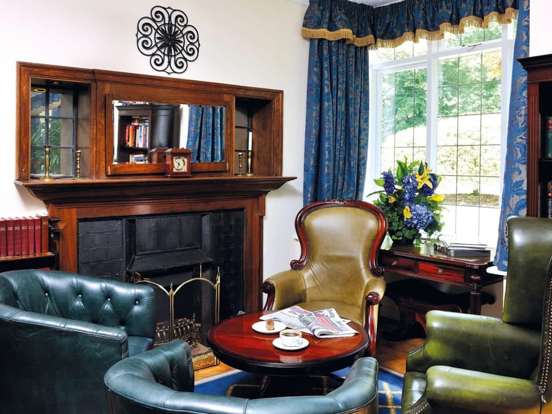 Coxhill Manor Nursing and Residential Home - Nursing Home in Woking, England photo 3