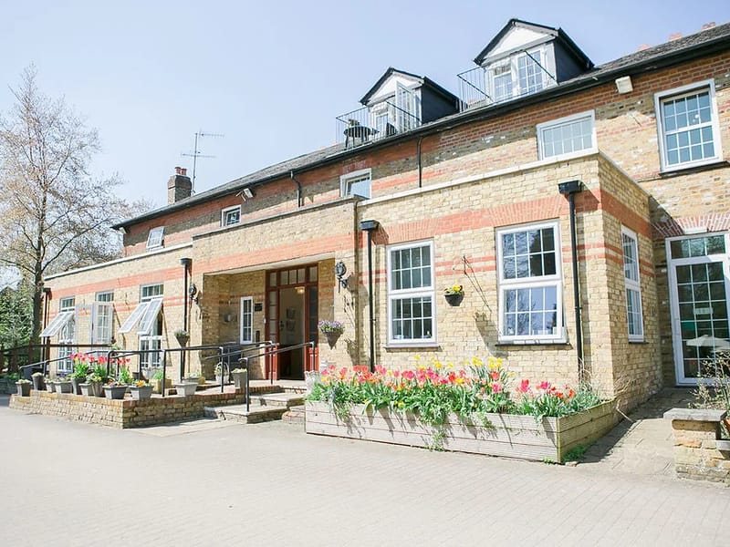 Auburn Mere - Assisted Living in Watford, England photo 1