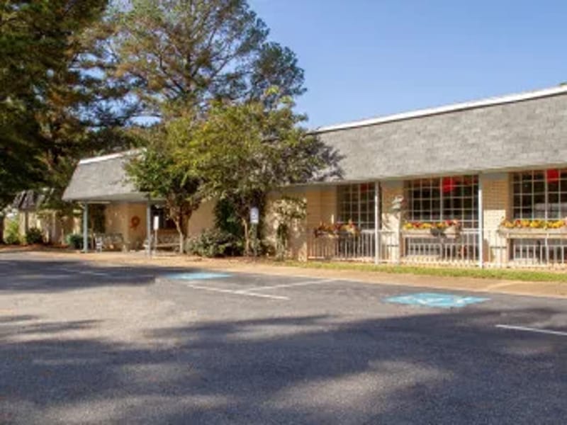 The Blossoms at Nashville Rehab and Nursing Center - Nursing Home in Nashville, AR photo 2