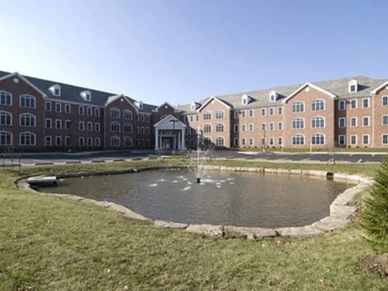 Armour Oaks Senior Living Community - Assisted Living in Kansas City, MO photo 3