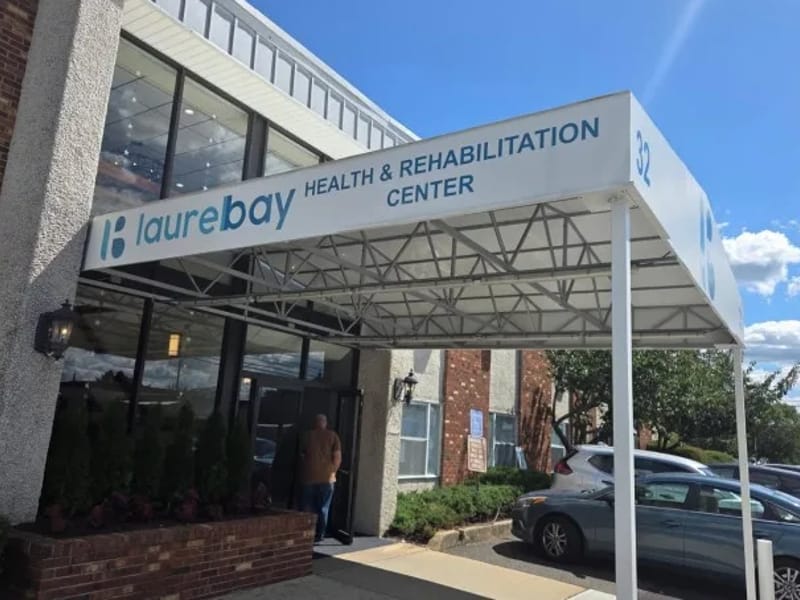 Laurel Bay Health & Rehabilitation Center - Nursing Home in Keansburg, NJ photo 1
